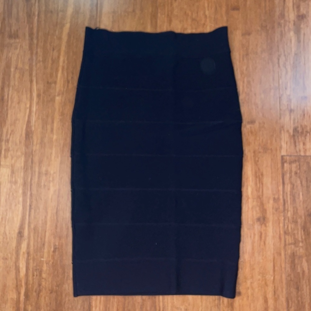 Romeo and Juliet size small stretchy skirt